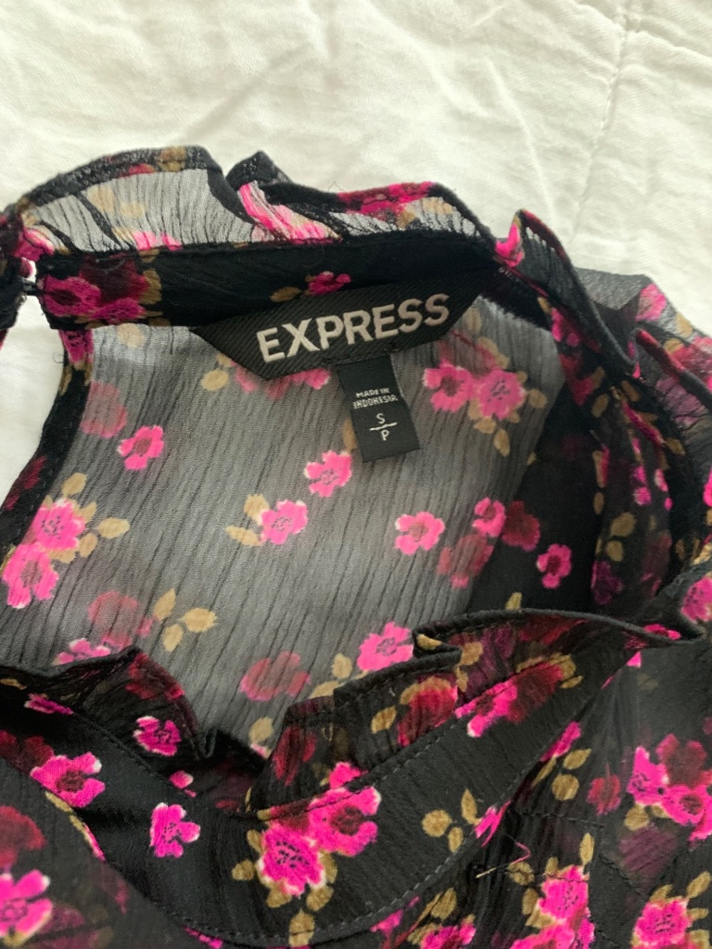 Express Floral Ruffle Blouse Size Small - Picture 2 of 2